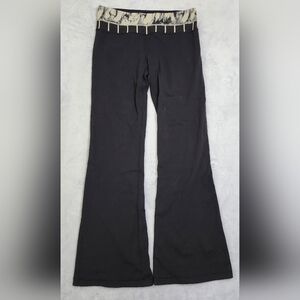 Lululemon yoga pants